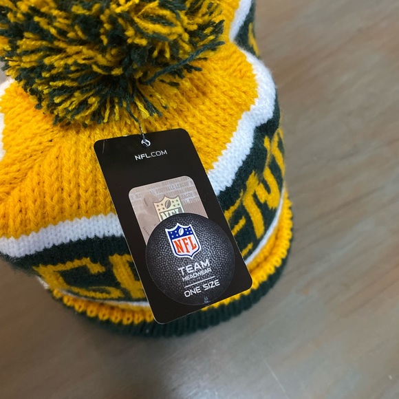 Green Bay Packers Pom Knit - Picture 2 of 5